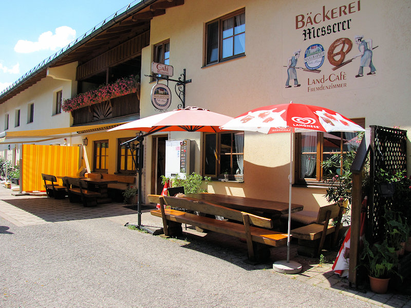 Cafe Messerer - unsere Terrasse im Sommer